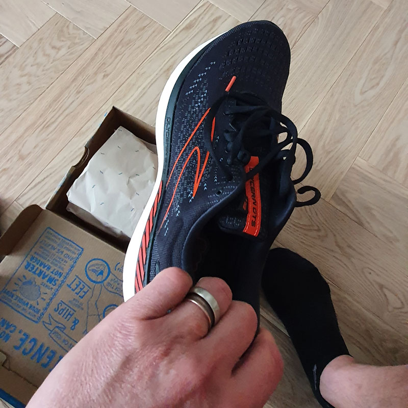 1e instap Brooks Glycerin GTS 19 | DeHardloopwinkel.nl